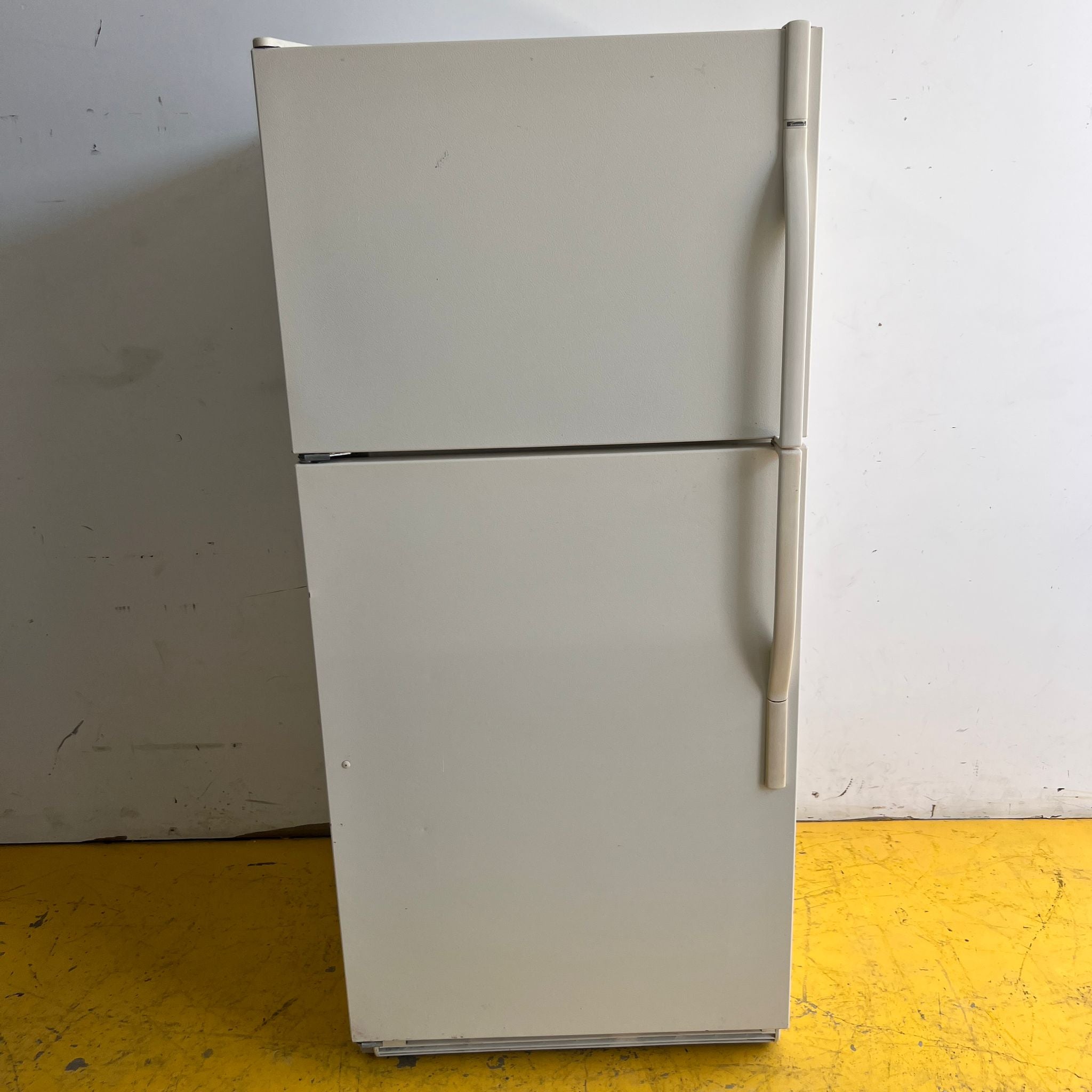 Kenmore Top and Bottom Refrigerator Kenmore Top and Bottom Refrigerator